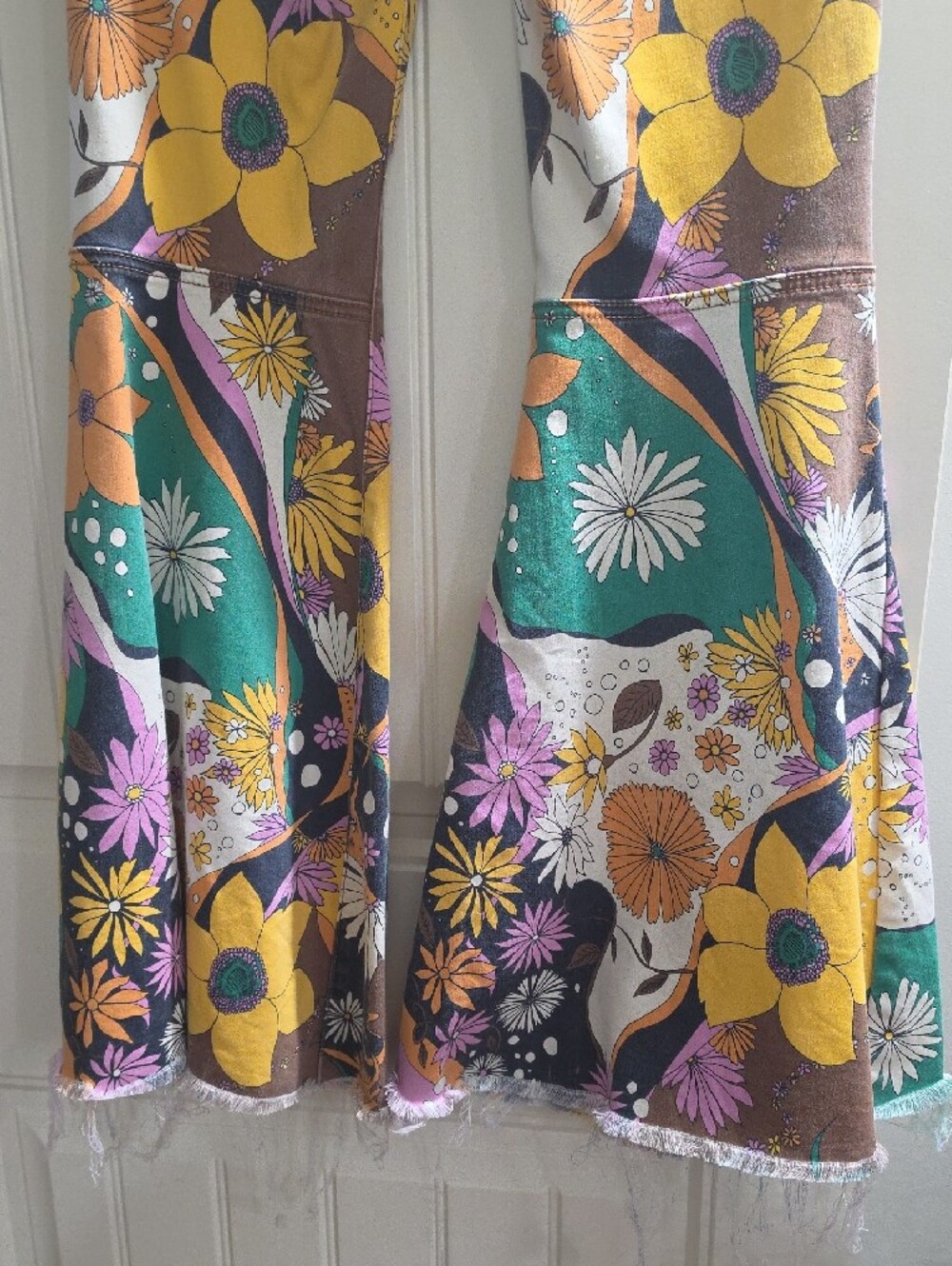 RARE Free People Flare Jeans - Picture 7 of 10